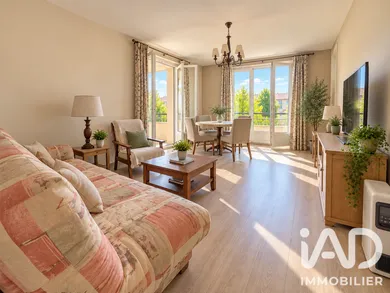 Apartment in Cusset (03300)