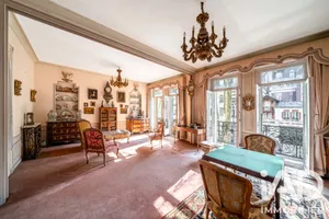 Apartment in Paris (75007)