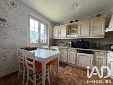 Traditional house in Vitry-en-Charollais (71600)