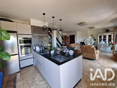 Apartment in Bandol (83150)
