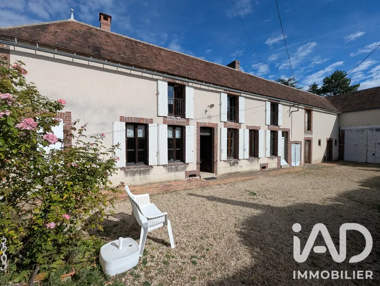 Maison 5 pièces 117 m² · à Mont-Saint-Sulpice · 116,7 m² · 169 000 €