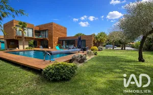 Architectural house in Lège-Cap-Ferret (33950)