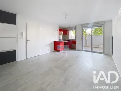 Apartment in Tours (37200)