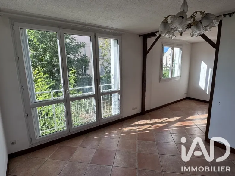 Appartement 4 pièces 73 m² · à Montereau-Fault-Yonne · 73,2 m² · 137 000 €