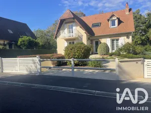 Traditional house in Les Authieux-sur-le-Port-Saint-Ouen (76520)