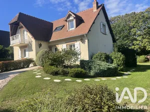 Maison traditionnelle à Les Authieux-sur-le-Port-Saint-Ouen (76520)