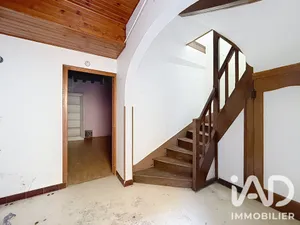 Building in Saint-Florentin (89600)