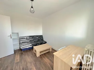 Apartment in Saint-Cyr-l'École (78210)