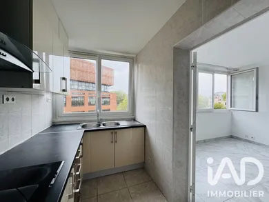 Apartment in Paris (75013)