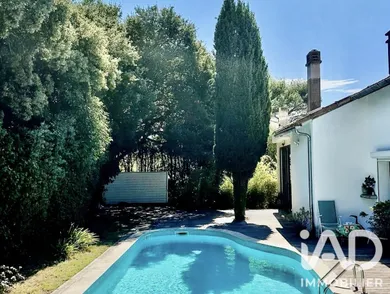 Maison à Villeneuve-lès-Avignon (30400)