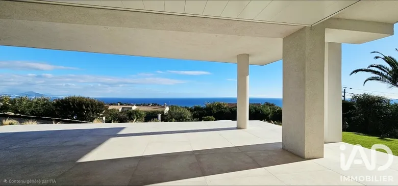 Appartement 5 pièces 117 m² · à Roquebrune-sur-Argens · 117 m² · 750 000 €