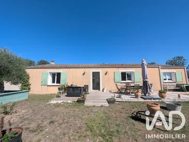 House in yves (17340)