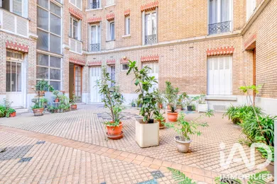 Apartment in Paris (75017)