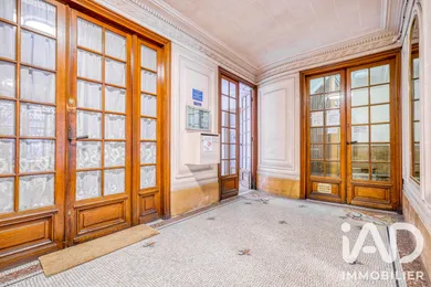 Apartment in Paris (75017)