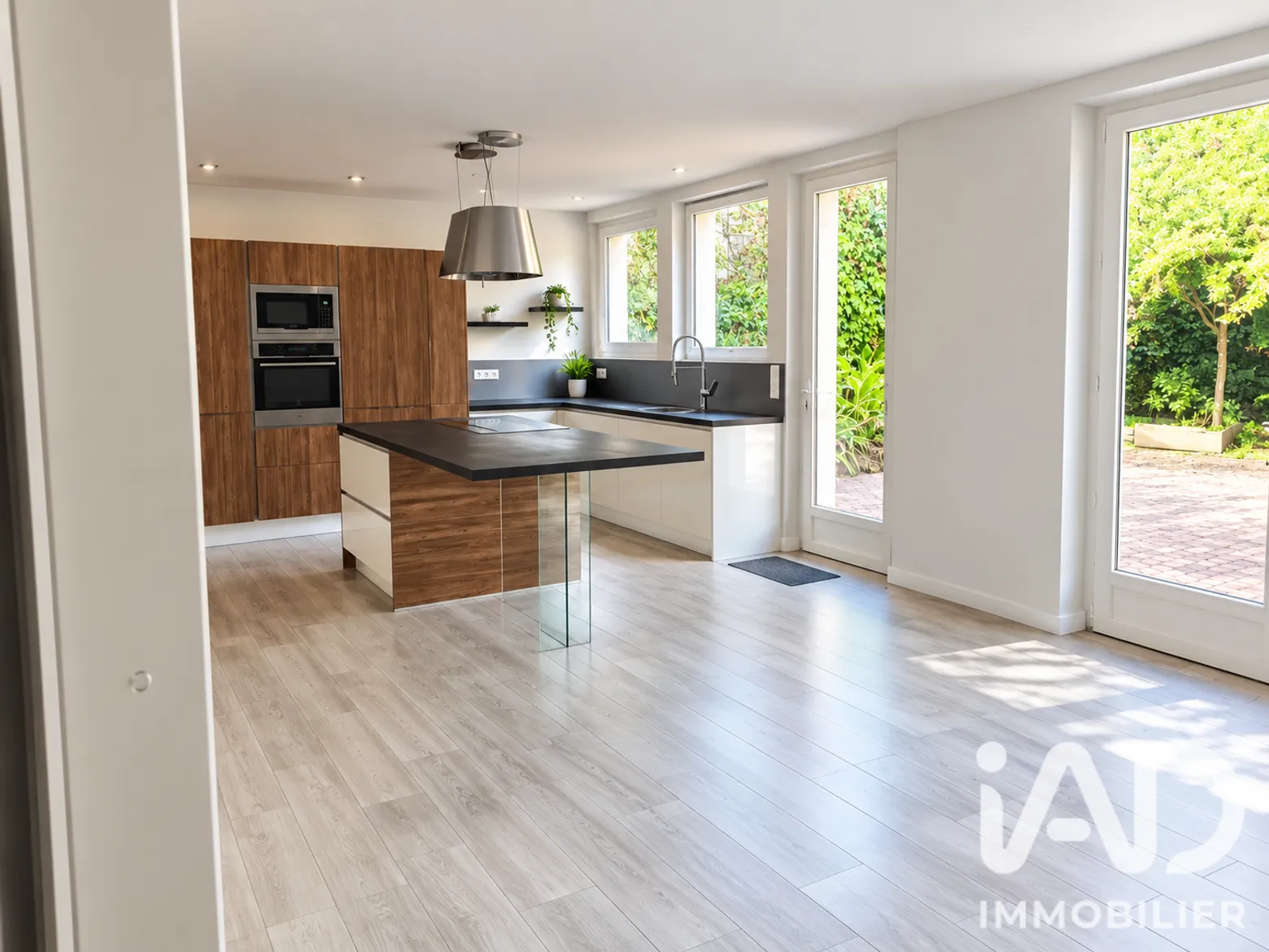 Vente maison à La Châtaigneraie (85120) : maison de ville 9 pièces 270 m² - 2104742 — 2