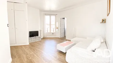 Apartment in Clichy (92110)