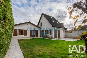 Maison traditionnelle à Pontault-Combault (77340)