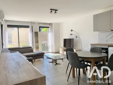 Apartment in Peynier (13790)