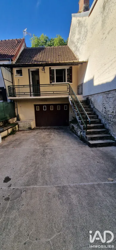 Maison de village à Ancy-le-Franc (89160)