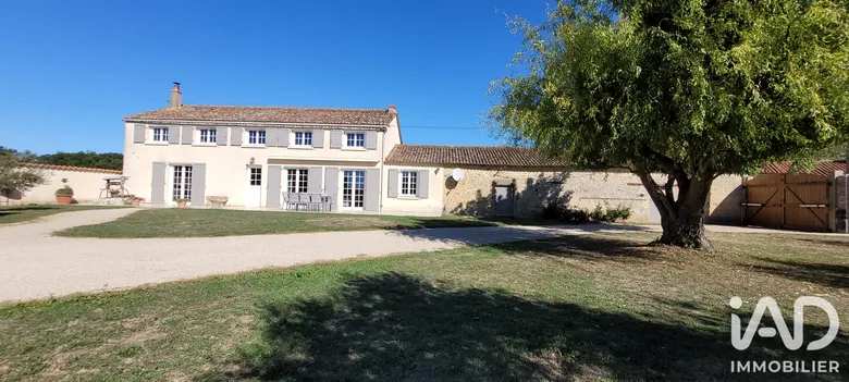 Maison 6 pièces 151 m² · à Airvault · 151 m² · 239 000 €