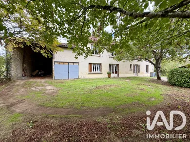 Maison de campagne à Saint-Georges-de-Noisné (79400)