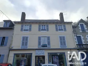 Building in Saint-Cernin (15310)