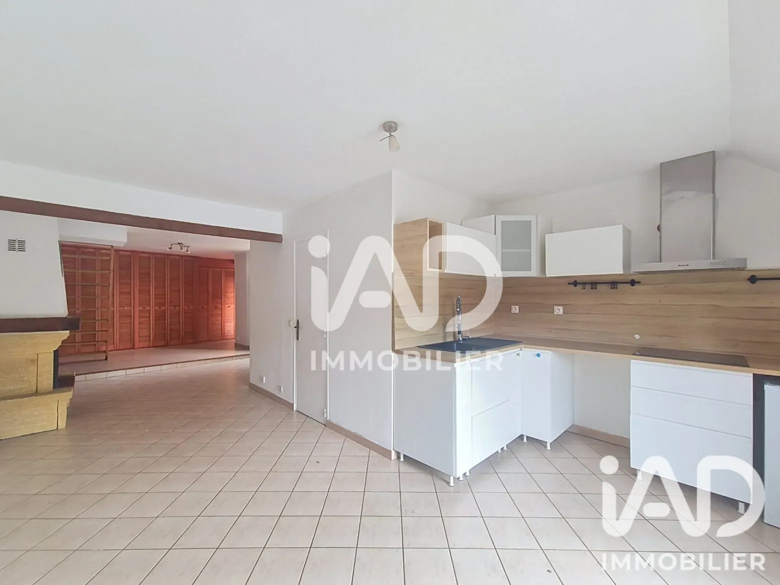 Vente appartement à Corbeil-Essonnes (91100) : appartement 2 pièces 55 m² - 2108702 — 3