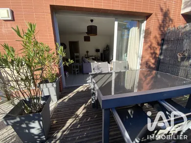 Apartment in Saint-Laurent-de-Mure (69720)