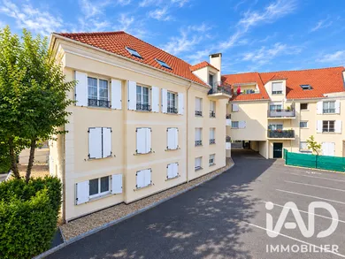 Apartment in Moisselles (95570)