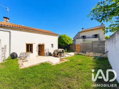 House in Saint-Myon (63460)