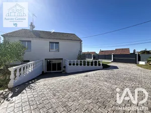 Townhouse in Villeneuve-sur-Allier (03460)