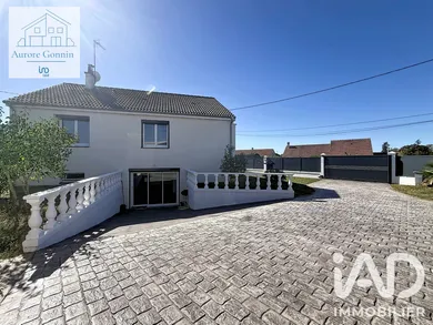 Maison à Villeneuve-sur-Allier (03460)