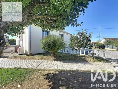 Maison à Villeneuve-sur-Allier (03460)
