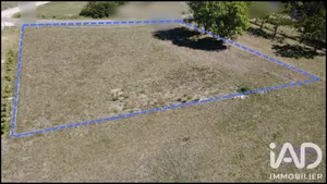 Terrain à bâtir à Montpezat-de-Quercy (82270)