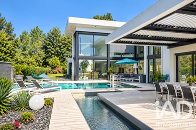 Architectural house in Pessac (33600)