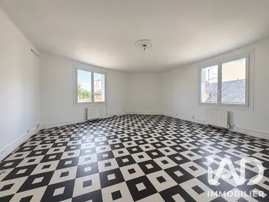 Apartment in Saint-Cyr-sur-Loire (37540)