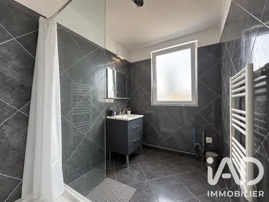 Apartment in Saint-Cyr-sur-Loire (37540)