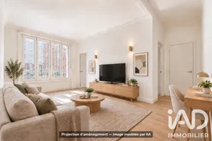 Apartment in Paris (75017)