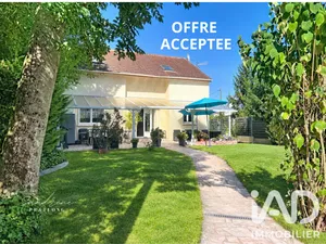 Traditional house in Ermont (95120)