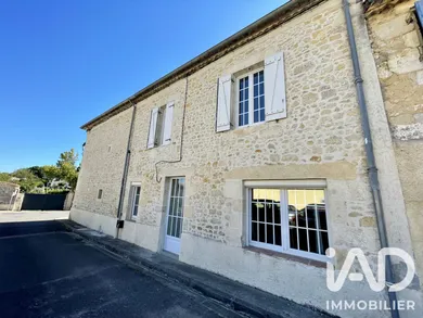 Maison de ville à Vertheuil (33180)