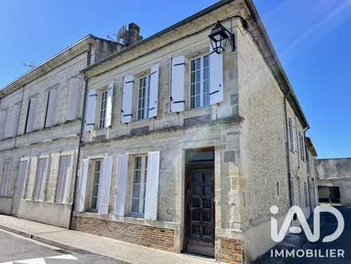Maison de ville à Vertheuil (33180)