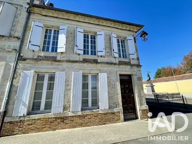 Maison de ville à Vertheuil (33180)