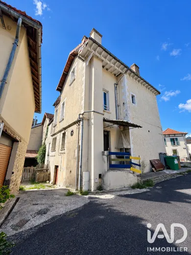 Building in Saint-Céré (46400)