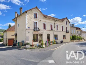 Building in Saint-Céré (46400)
