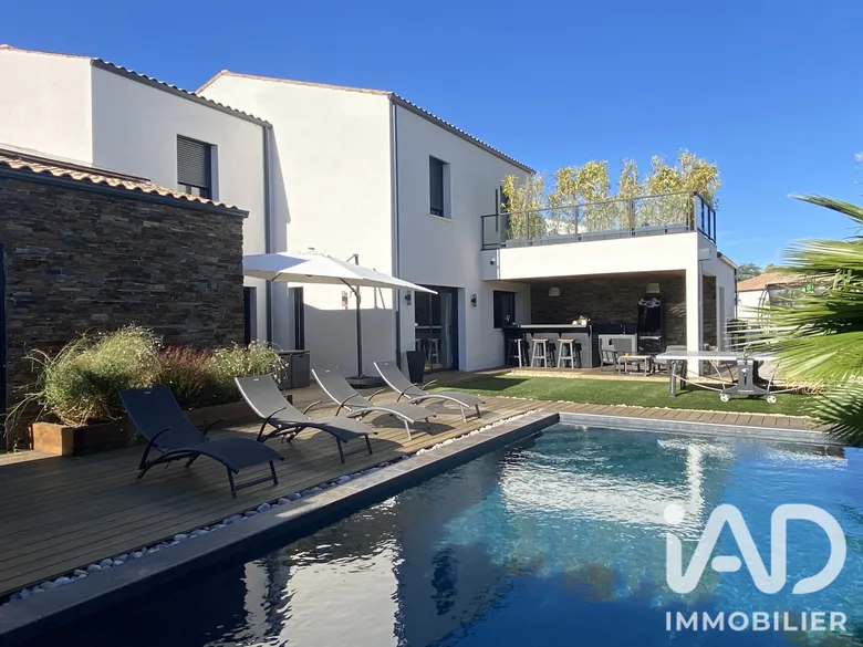 Maison 7 pièces 210 m² · à Nuaillé-d'Aunis · 210 m² · 768 000 €