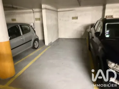Parking à Paris (75014)