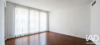 Apartment in Paris (75017)