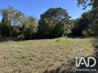 Building plot in Vers-Pont-du-Gard (30210)