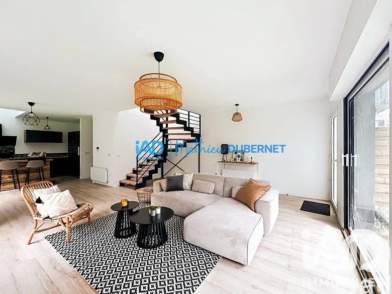 Maison 4 pièces 102 m² · à Croix · 102,2 m² · 1 950 €/mois