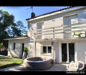 Maison de village à Villegouge (33141)